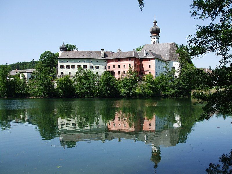 File:Kloster Höglwörth.jpg