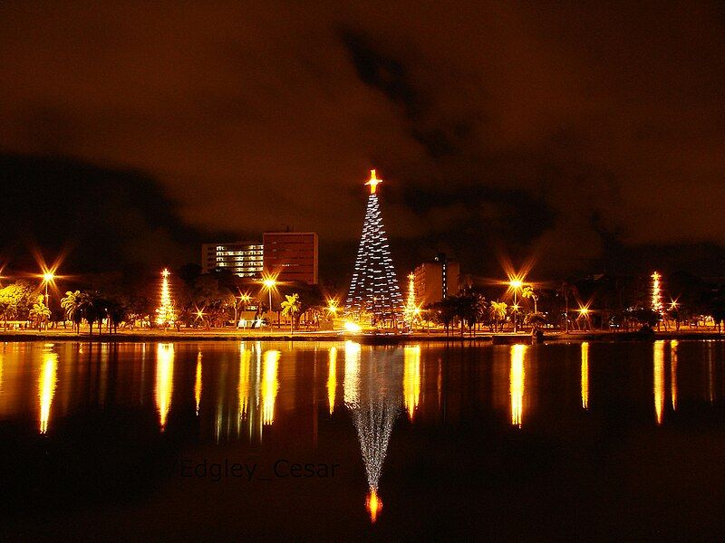 File:Lagoa a noite.jpg