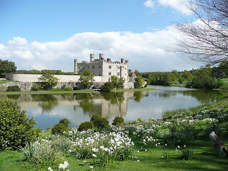 File:Leeds castle.JPG