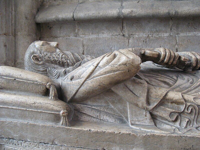 File:LisbonCathedral-Tomb1.jpg