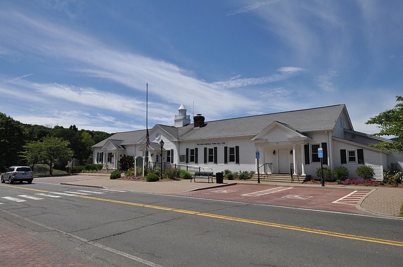 File:NewFairfieldCT TownHall.jpg