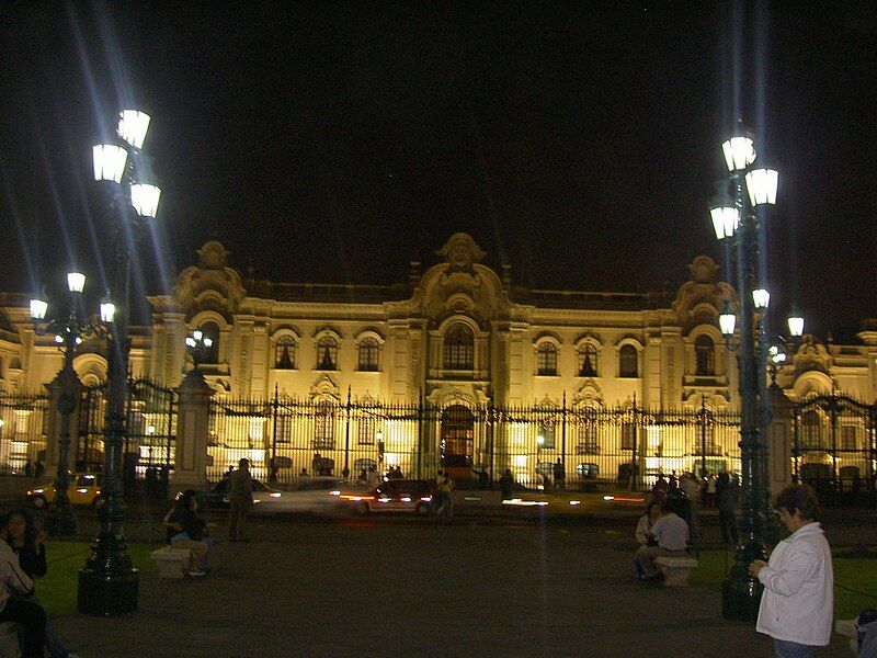 File:Palacenight.JPG