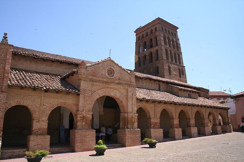 File:Sahagún Iglesia JMM.jpg