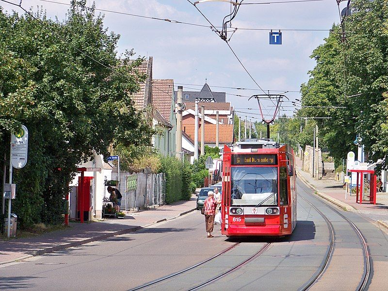 File:Schkopau Strassenbahn.jpg