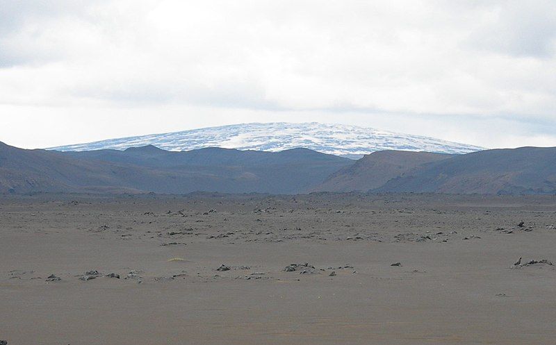 File:Shield-volcano-iceland (cropped).JPG