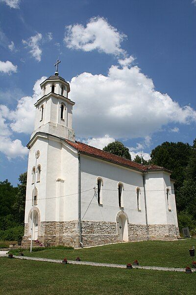 File:Slavkovica, crkva 002.jpg