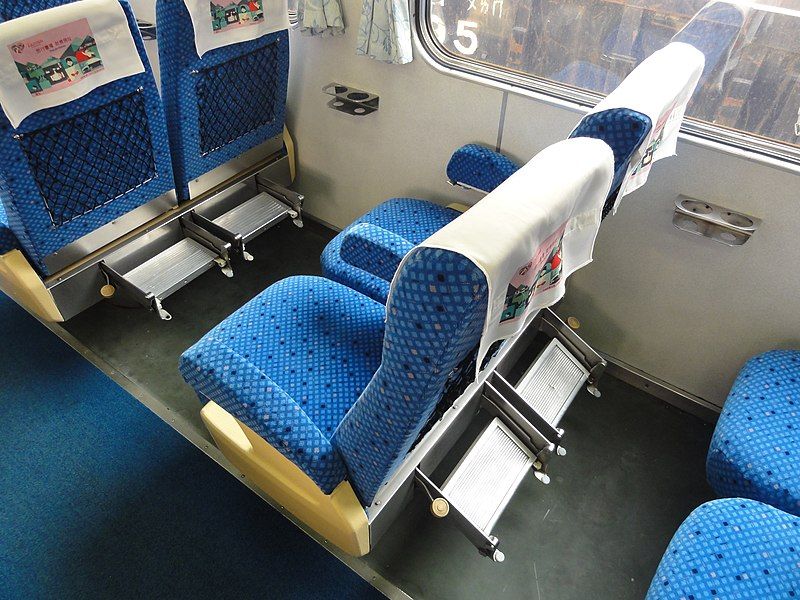 File:TRA EMU100 ET102-seat.jpg