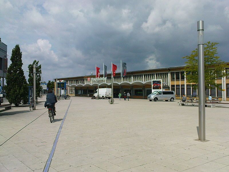 File:Wolfsburg HBF.JPG