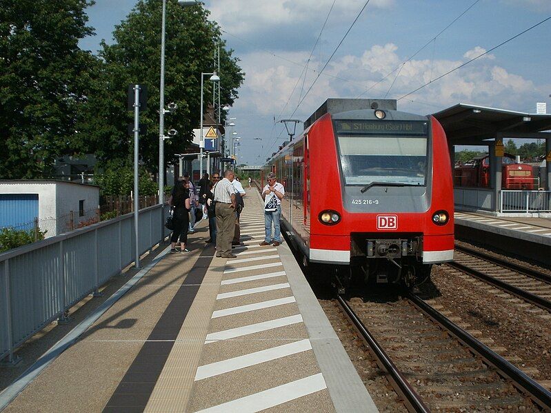 File:20120530Bahnhof Einsiedlerhof1.jpg