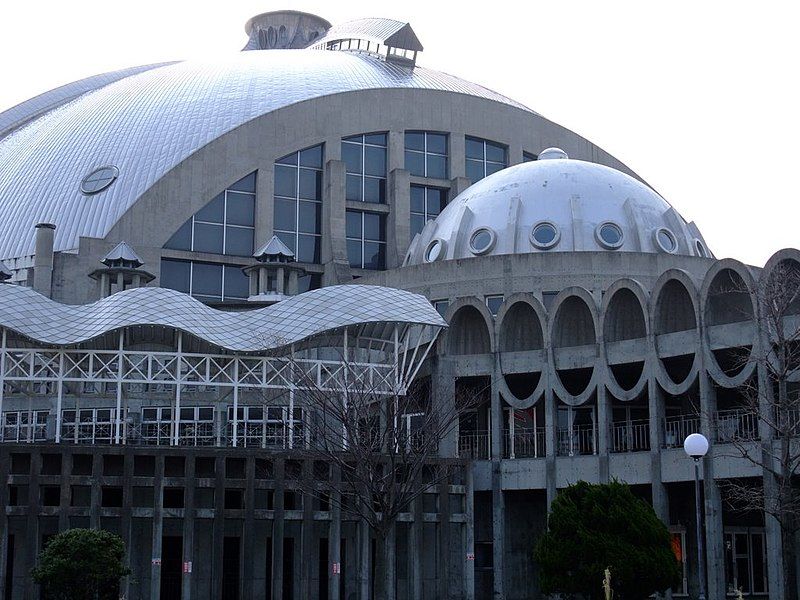 File:Akita Municipal Gymnasium.jpg