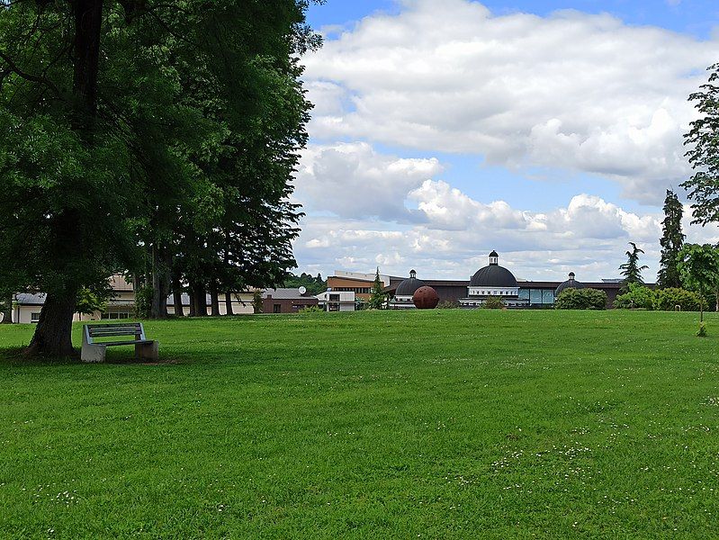 File:Banjski park.jpg