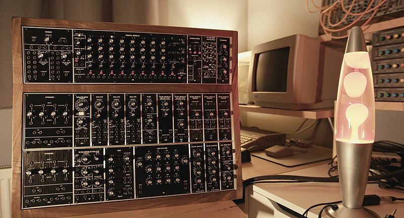 File:Behringer System 900.jpg