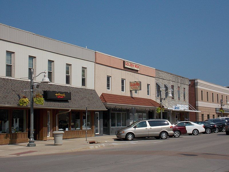 File:DeWitt, Iowa.JPG