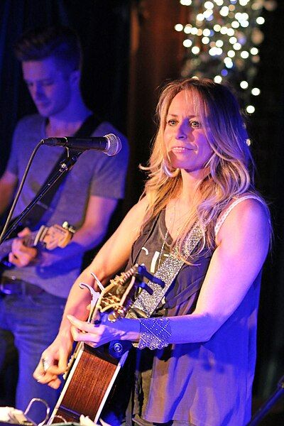 File:Deana Carter 2014.JPG