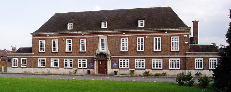 File:Enfield Magistrates Court.jpg