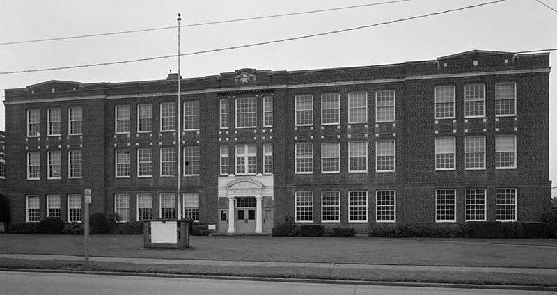 File:Enumclaw OldHighSchoolFront.jpg