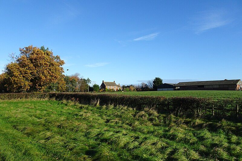 File:Girsby Green Farm.jpg