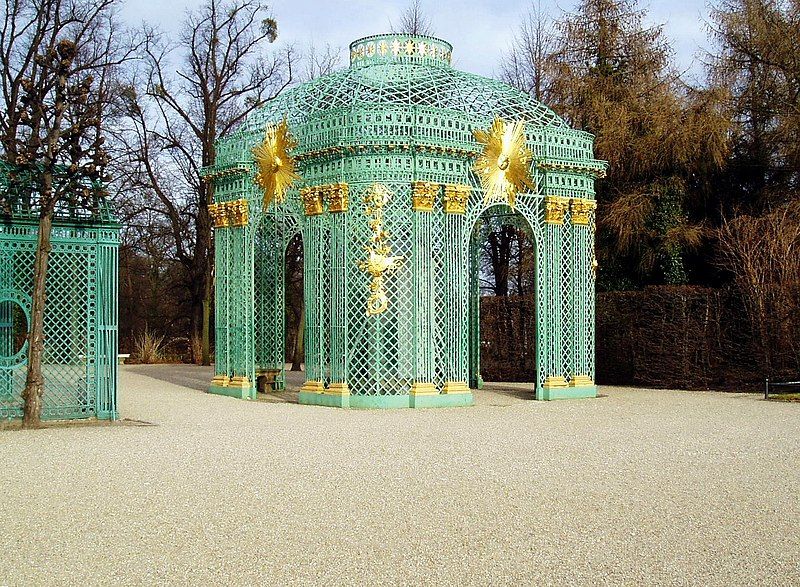 File:Gitterpavillon Sanssouci.jpg