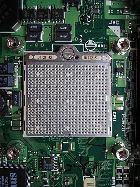 File:Intel μPGA2 socket.jpg