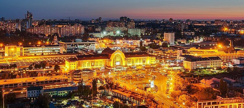 File:Kiev railway station.jpg