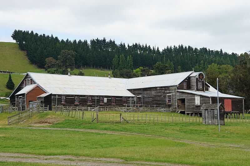 File:Maraekakaho Woolshed.jpg