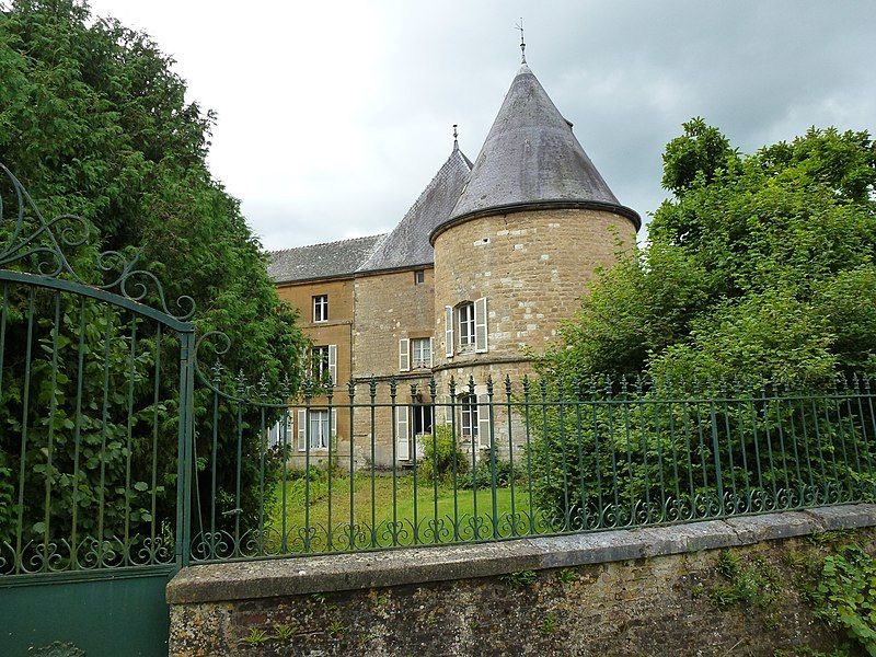 File:Montigny-sur-Vence (Ardennes) château.JPG