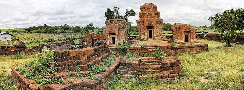 File:Prasat Nong Hong-1-HDR.jpg