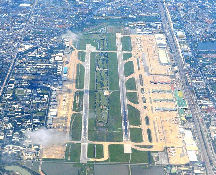 File:Runway Dmk.jpg