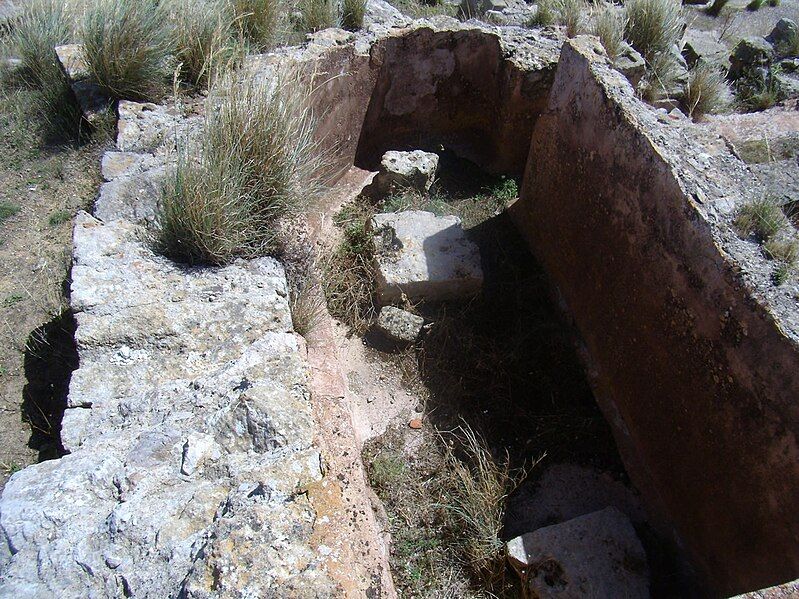 File:Soluntum, cistern.jpg