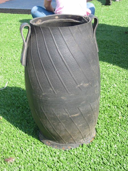 File:Tire art.JPG