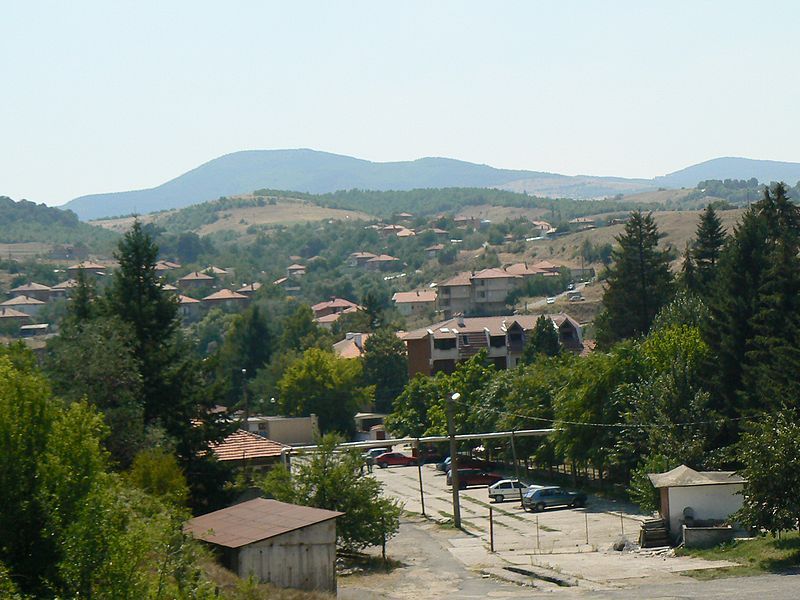 File:Village-Chernoochene-Bulgaria.JPG