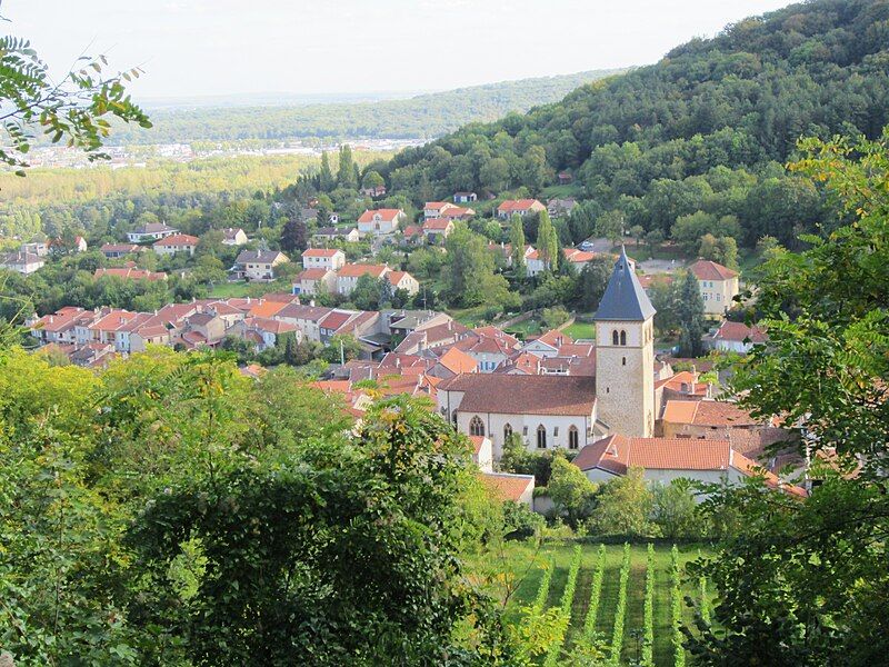 File:Vue de Vaux.JPG