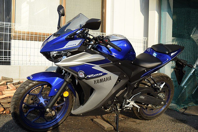 File:Yzf-r1.JPG