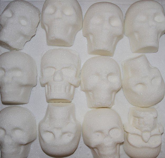 File:12calaveras.jpg