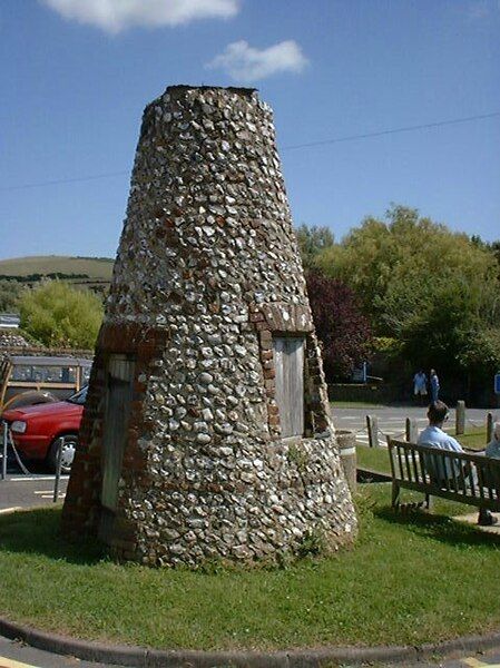 File:Alfriston lock-up 00.jpg