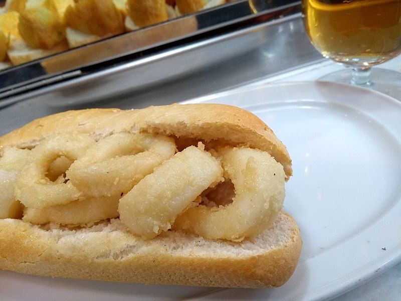 File:Bocata de calamares.jpg