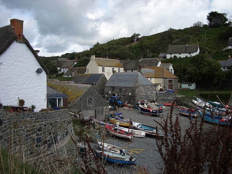 File:Cadgwith Cove.jpg