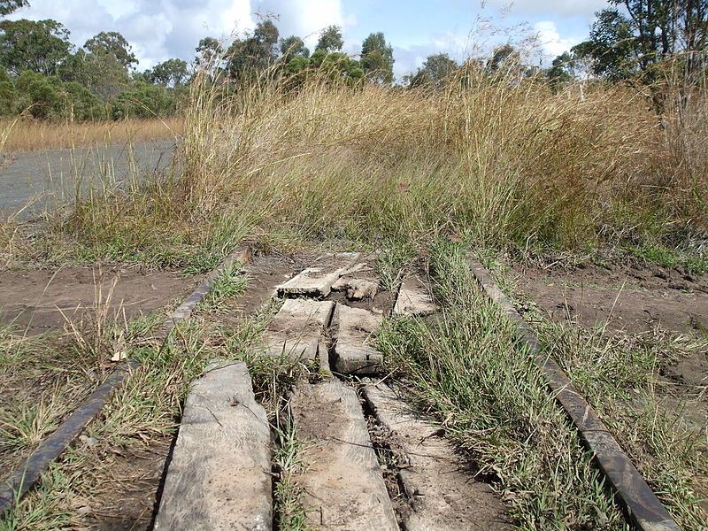 File:Crossing at Takura.JPG