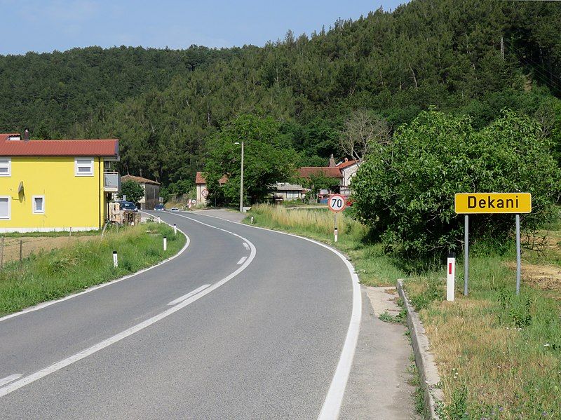 File:Dekani Slovenia.jpg