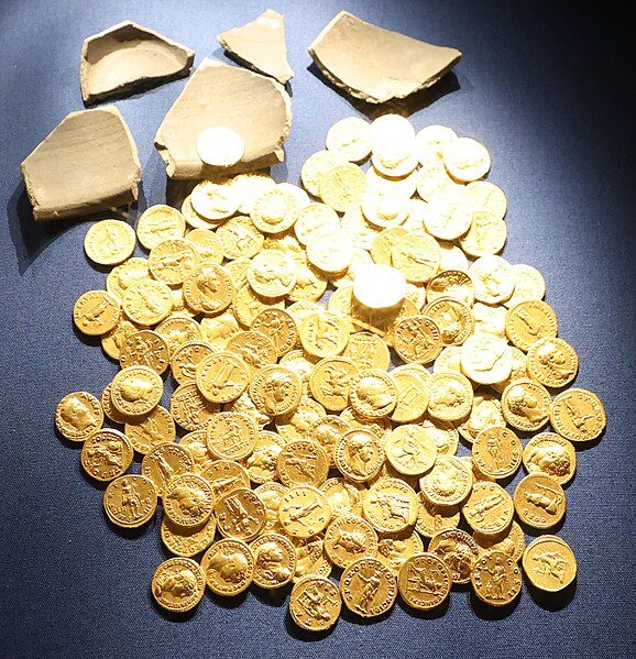 File:Didcot hoard.JPG