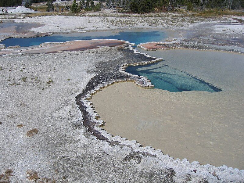 File:Doublet Pool closeup.JPG