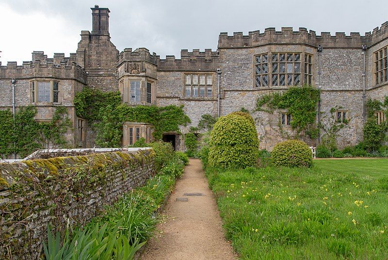 File:Haddon Hall (48535648832).jpg