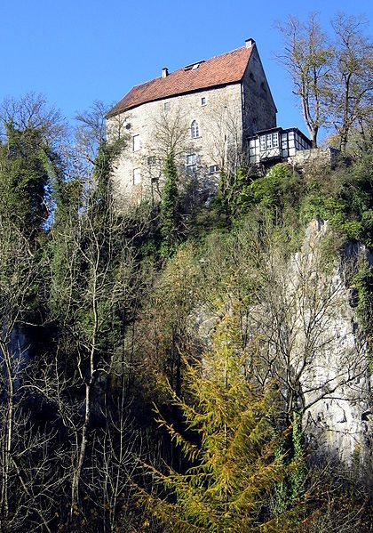 File:Hemer-BurgKlusenstein1-Asio.JPG