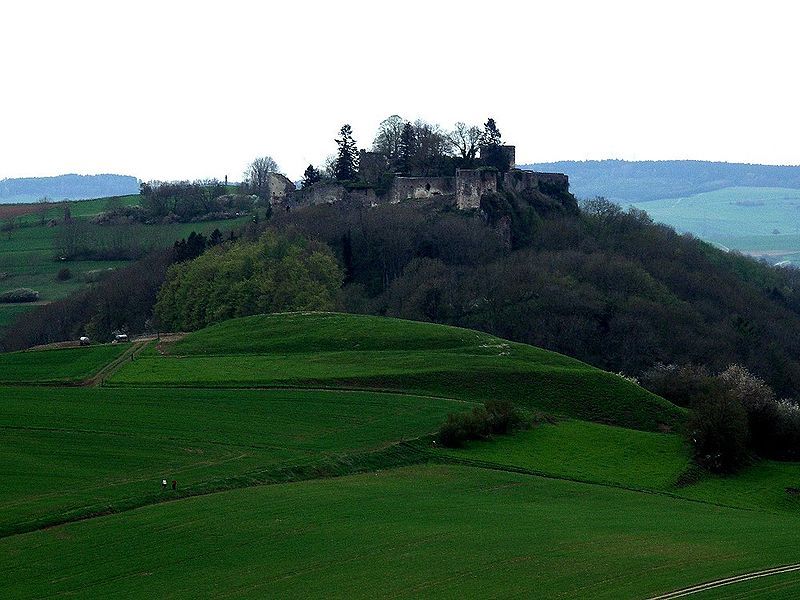 File:Maegdeberg Hegau.jpg