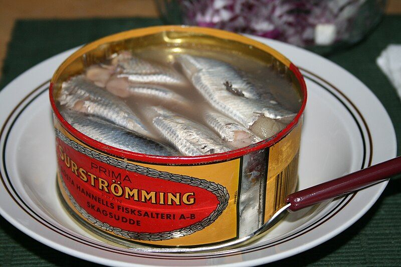 File:Serving Surströmming.jpg