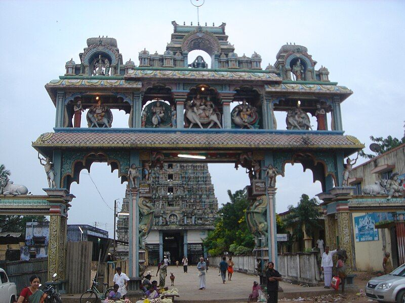 File:Thirukadaiyur temple.JPG