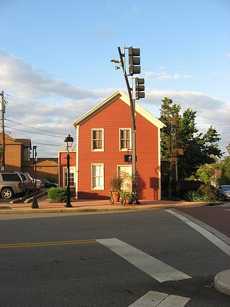 File:Yost Tavern front.jpg