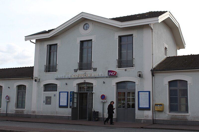 File:Gare Coulommiers 3.jpg