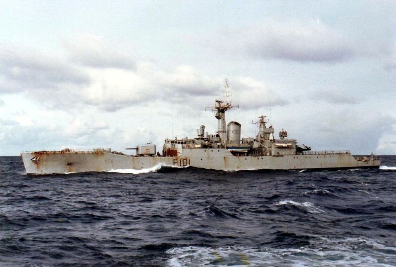 File:HMS Yarmouth F101.JPG