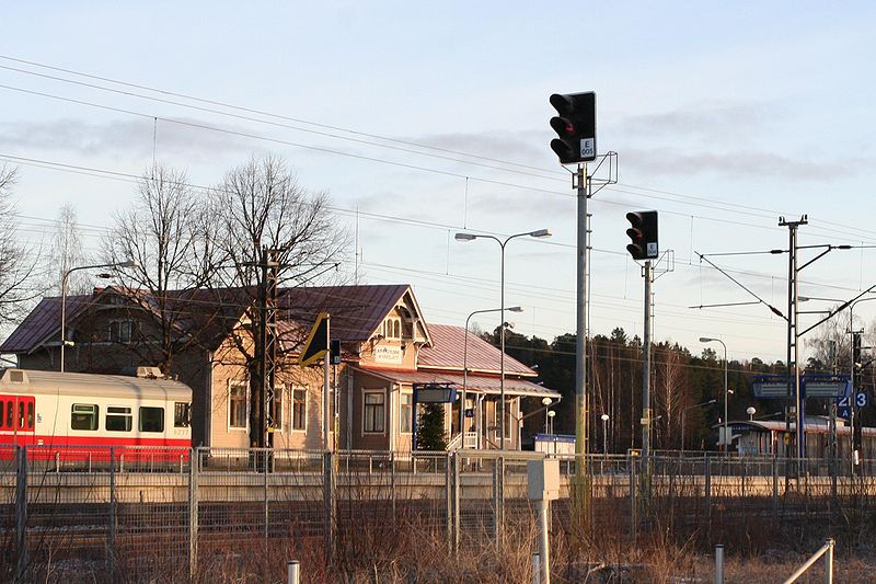 File:Kirkkonummen asema.jpg